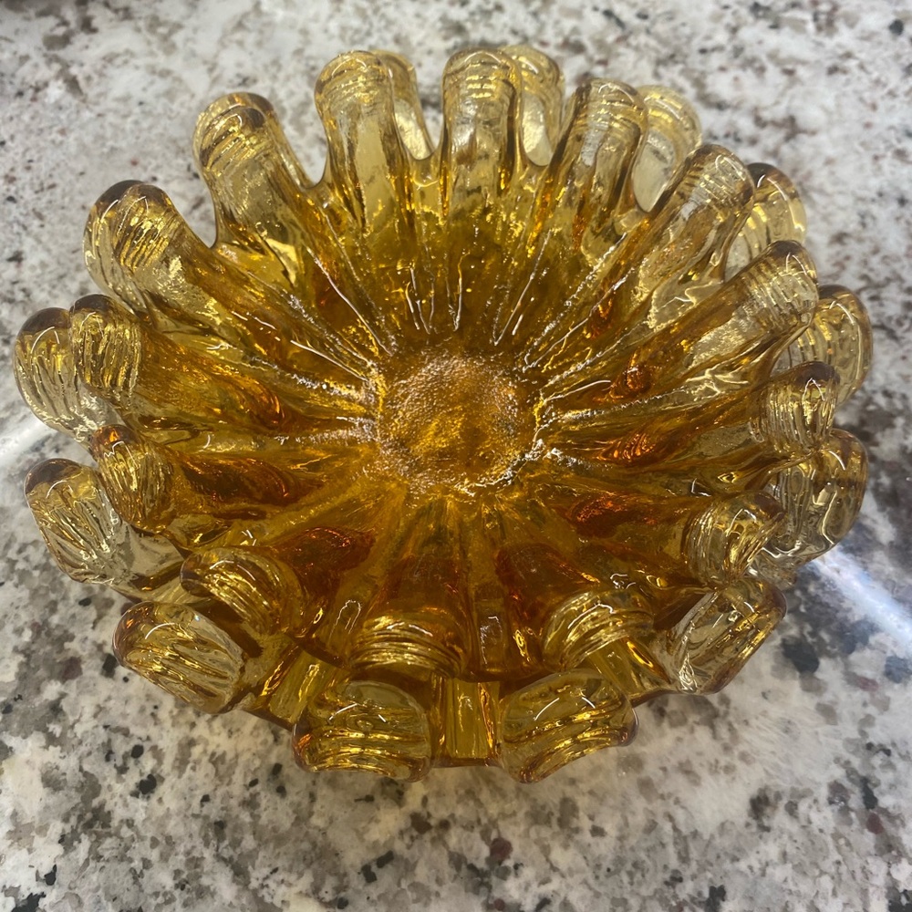 Vintage MCM Honey-Amber Hand
Blown 14 Finger Stretch
Pulled Art Glass